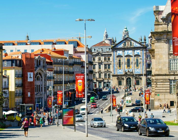 Carros no Porto