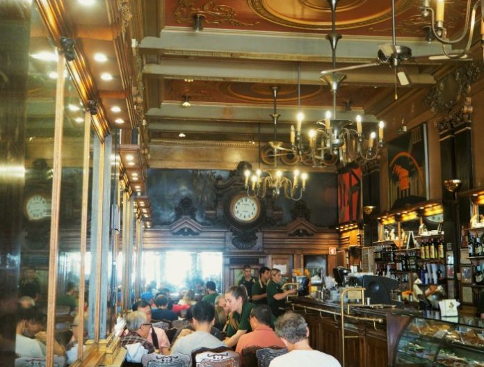 Café A Brasileira o mais famoso de Lisboa Descubra Lisboa